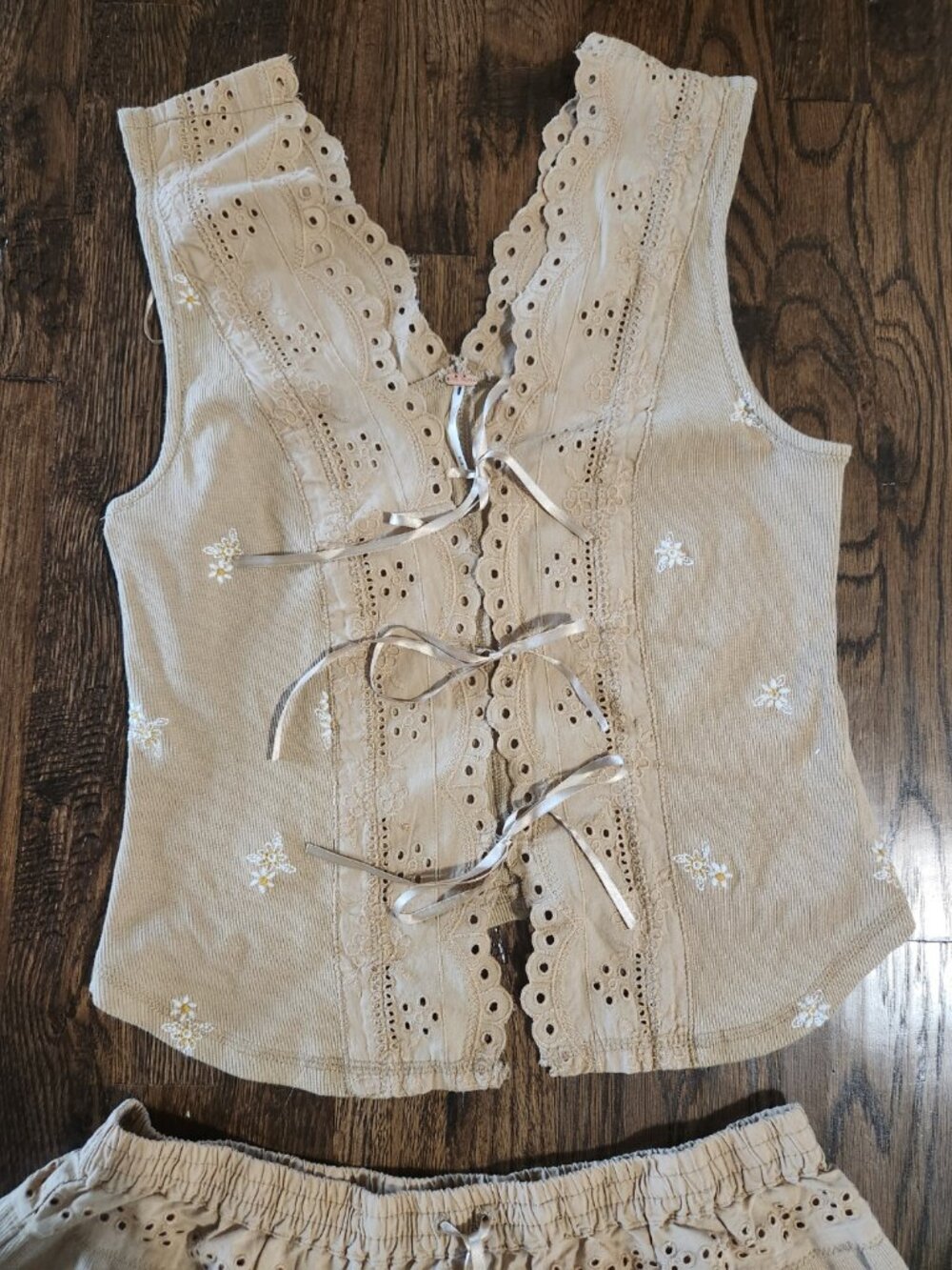 Free People NWOT Gesibelle Set Top/Skirt in Floral Taupe Eyelet detail medium - Picture 6 of 9